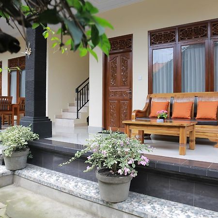 Sadru House Bed & Breakfast Ubud  Exterior photo