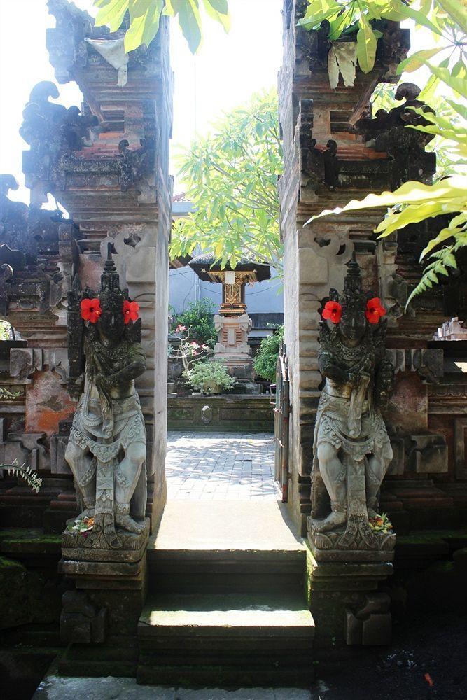 Sadru House Bed & Breakfast Ubud  Exterior photo