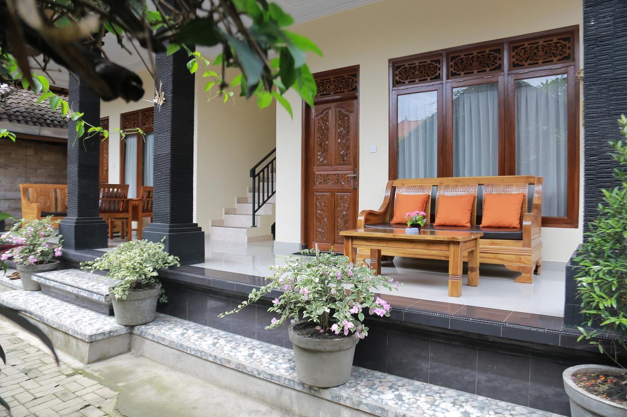 Sadru House Bed & Breakfast Ubud  Exterior photo